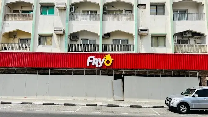 3D storefront signage reading 'Fryo'